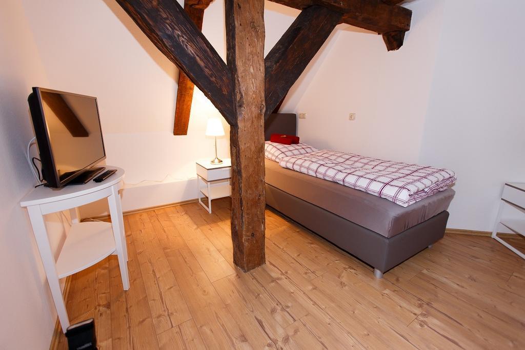 Pension Altes Burghotel Neustadt-Glewe Esterno foto