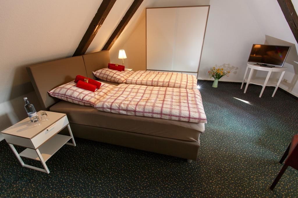 Pension Altes Burghotel Neustadt-Glewe Esterno foto